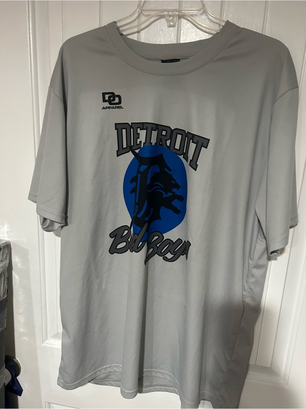 Detroit Bad Boys Gray Short-Sleeve Button Down Style Tee